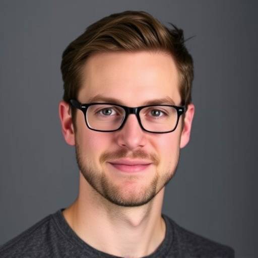 Headshot of Ben Carter, improvisation instructor
